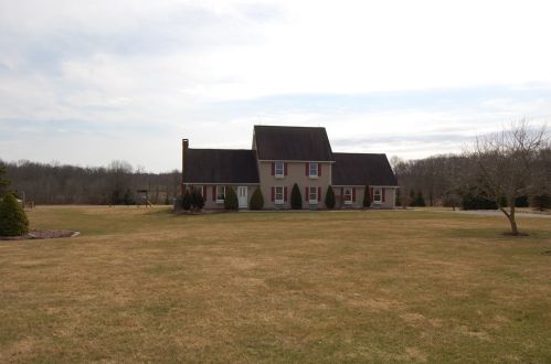 202 Liberty Rd, Grove City, PA 16127-3710