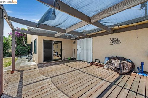 4369 Hillview Dr, West Pittsburg CA  94565-6071 exterior