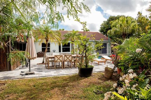 4836 Lee Rd, Delray Beach FL  33445-3287 exterior