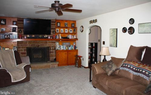 5613 Devonshire Rd, Harrisburg, PA 17112-3912
