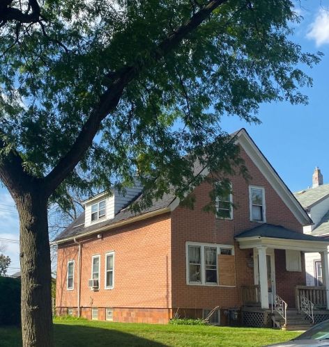 3315 26th St, Milwaukee, WI 53215-4821