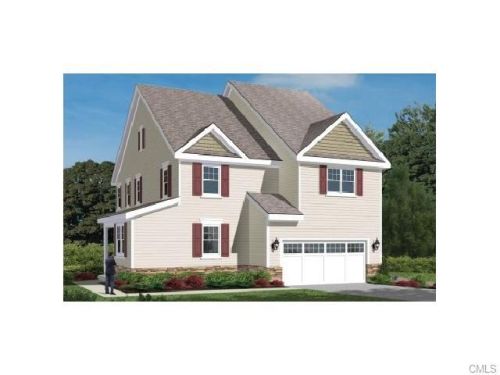 3 Manor Ln, Bethel, CT 06801-2561