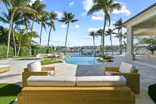 2270 Wilsee Rd, West Palm Beach FL  33410-2016 exterior