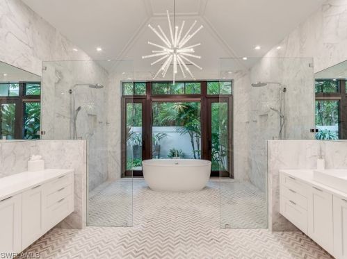 336 1st Ave, Naples FL  34102-5905 exterior