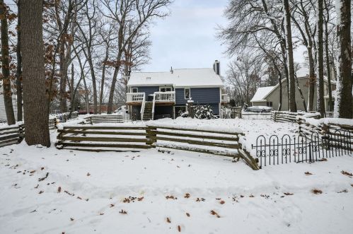 2816 Buck Rd, Waterford, WI 53185-5098