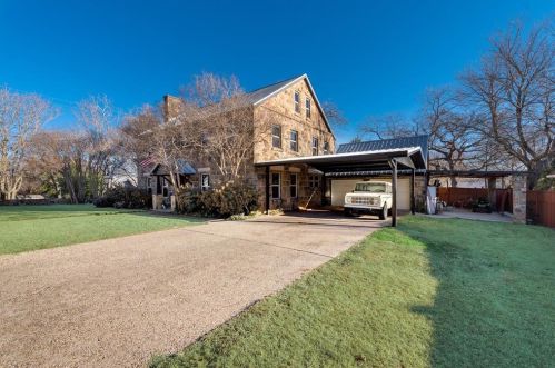 218 Simmons St, Weatherford, TX 76086-5220