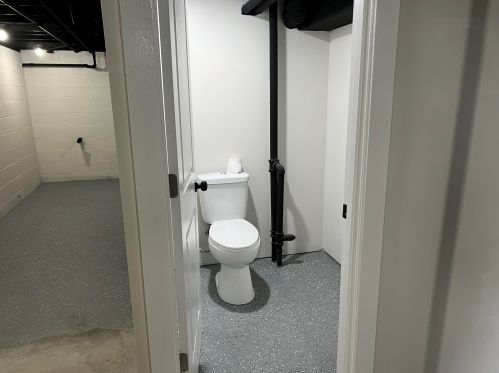 2327 32, Milwaukee WI 53215-2802 exterior