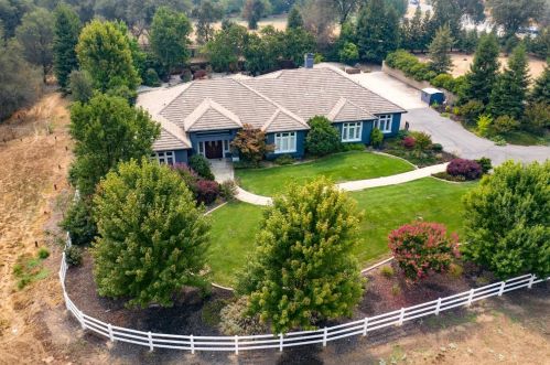 4680 Clover Ranch Ln, Loomis, CA 95650-7933
