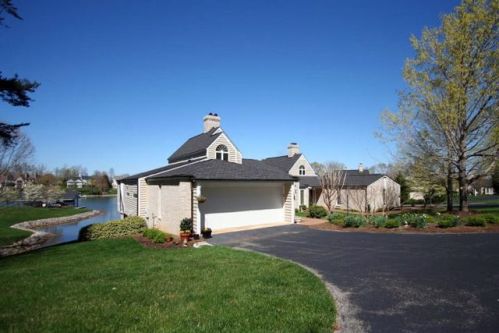 30 Island Green Cir, Penhook, VA 24137-5077