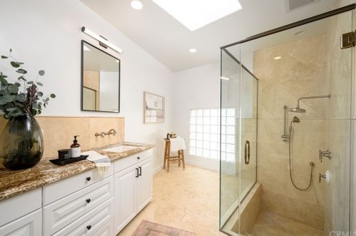 513 Dianthus St, Manhattan Beach CA  90266-6720 exterior