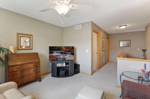 5423 Brewer Ln, Inver Grove Heights MN 55076-6000 exterior