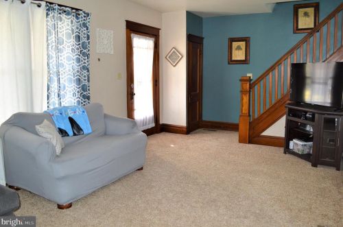 596 2nd St, Highspire, PA 17034-1601