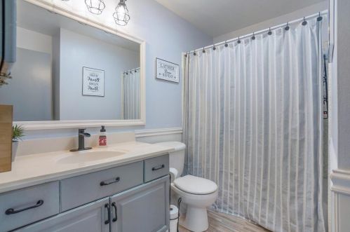 1654 Donner Way, Woodland CA  95695-5564 exterior