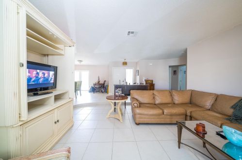 4695 Brandywine Dr, Boca Raton FL  33487-2177 exterior