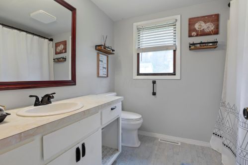 300 Cooper St, Mount Vernon OH  43050-1604 exterior