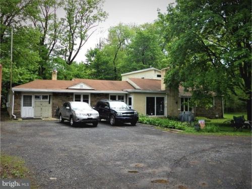 1019 Pecan Dr, Lansdale, PA 19446-1719