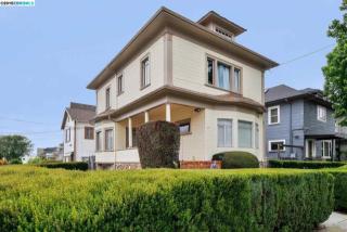 6103 Dover St, Oakland, CA 94609-1221
