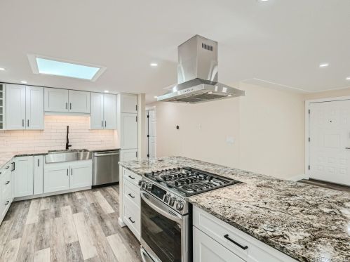 8471 Circle Dr, Westminster CO 80031-3732 exterior