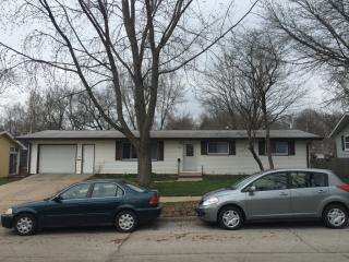1112 Brookwood Dr, Iowa City, IA 52240-6022