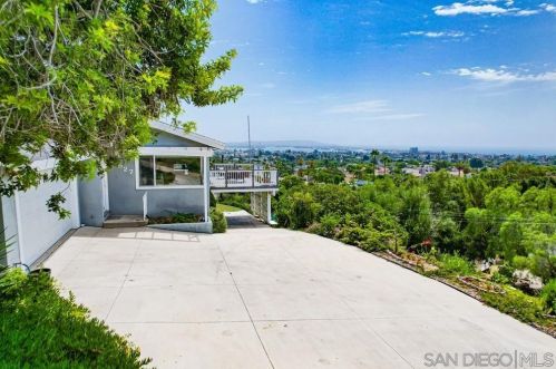1527 Loring St, San Diego CA  92109-1765 exterior