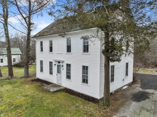 46 Boston Post Rd, East Lyme CT  06333-1705 exterior