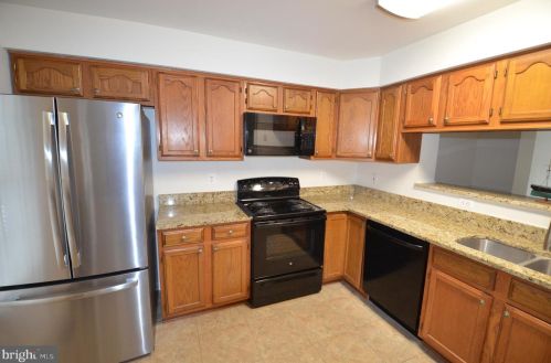 6515 Hubbardton Way, Springfield VA  22150-4282 exterior