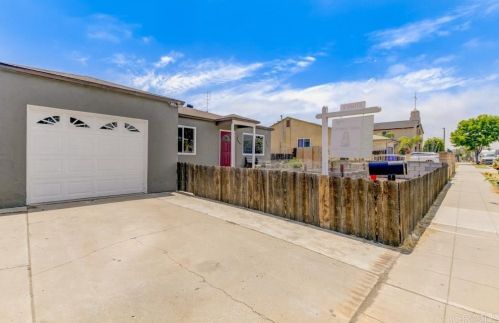 4075 Epsilon St, San Diego, CA 92113-4012