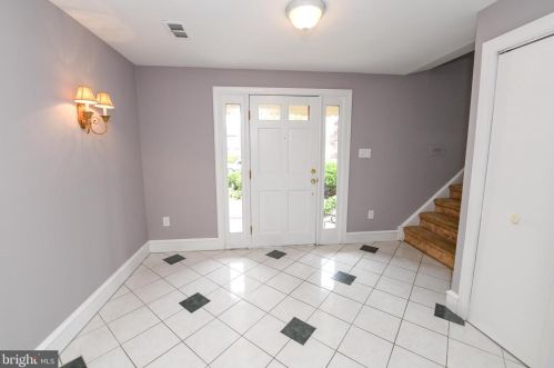 35 Heather Rd, Southampton, PA 18966-1109