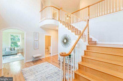 11000 Green Branch Ct, Great Falls, VA 22066-1537