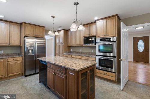 4471 Occoquan Overlook, Woodbridge VA  22192-6107 exterior