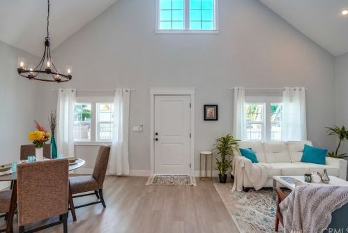 803 9th St, Long Beach CA  90813-4709 exterior