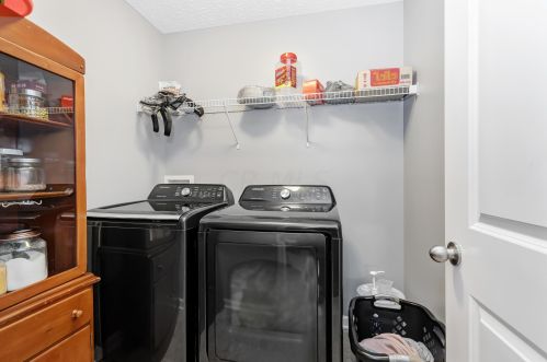 104 Glen Crossing Dr, Pataskala OH  43062-7090 exterior