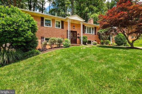 7432 Tower St, Falls Church, VA 22046-1935