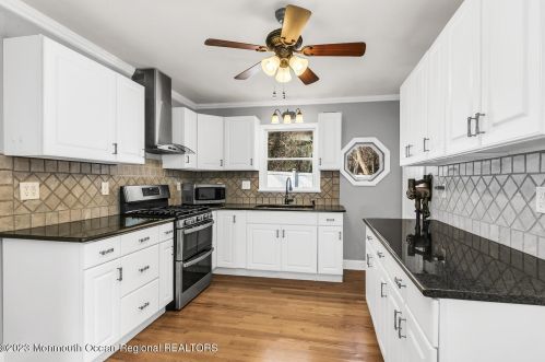 3 Peak St, Monmouth Hills NJ  07732-1821 exterior