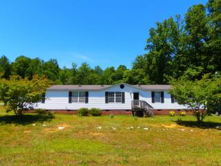 4701 Chestnut Bay Ct, Mcleansville, NC 27301-8121