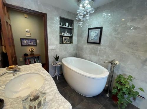 128 Pound Rd, Cumberland RI  02864-2706 exterior