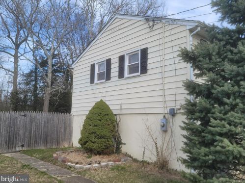 252 Deptford Ave, West Deptford, NJ 08096-3509