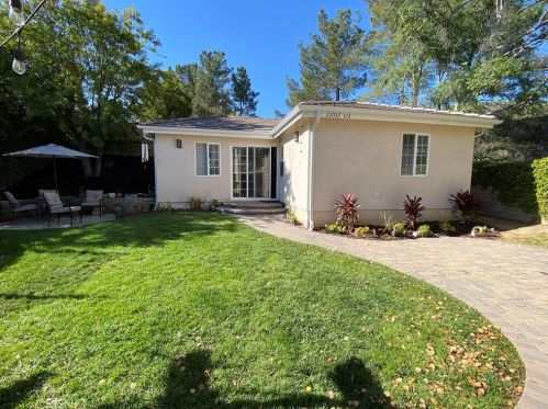 23037 Weymouth Pl, Santa Clarita CA  91354-2040 exterior
