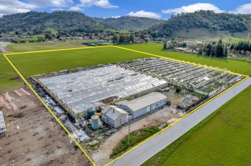 320 Kalana Ave, Morgan Hill, CA 95037-9226