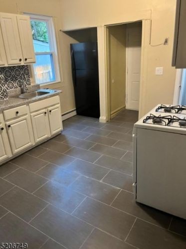 83 Burchard Ave, East Orange NJ  07017-1605 exterior