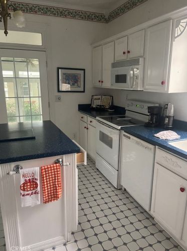 102 Lugonia Ave, Redlands CA  92374-4702 exterior