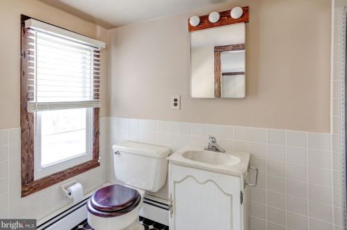 848 Woodlawn Dr, Lansdale PA  19446-4516 exterior