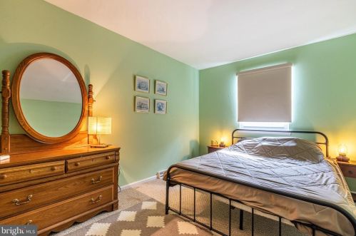 215 Grn Blade Dr, Dover DE  19904-2643 exterior