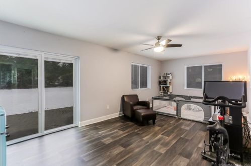 54 Woodbridge Rd, Glastonbury CT  06033-2925 exterior