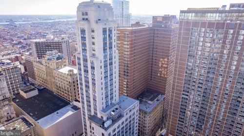 1425 Locust St, Philadelphia PA  19102-3832 exterior