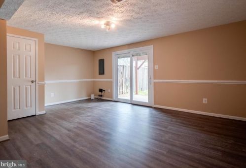7413 Aspenpark Rd, Lorton VA  22079-1848 exterior