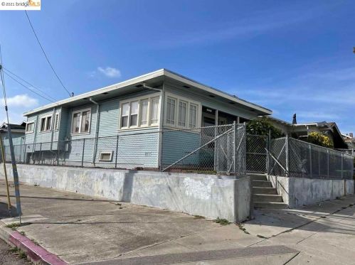 2301 Coolidge Ave, Oakland, CA 94601-3137
