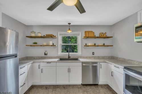 202 Voorhees Cor Rd, Flemington NJ  08822-3351 exterior