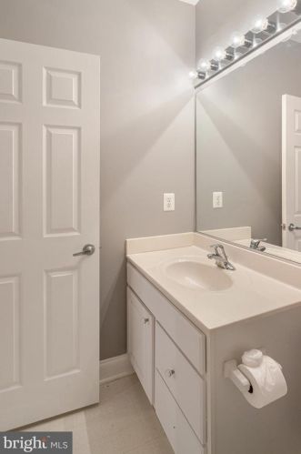 13101 Taverner Loop, Woodbridge VA  22192-5333 exterior