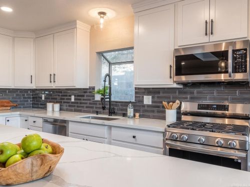 143 Vine St, Lake Nacimiento CA  93446-3736 exterior